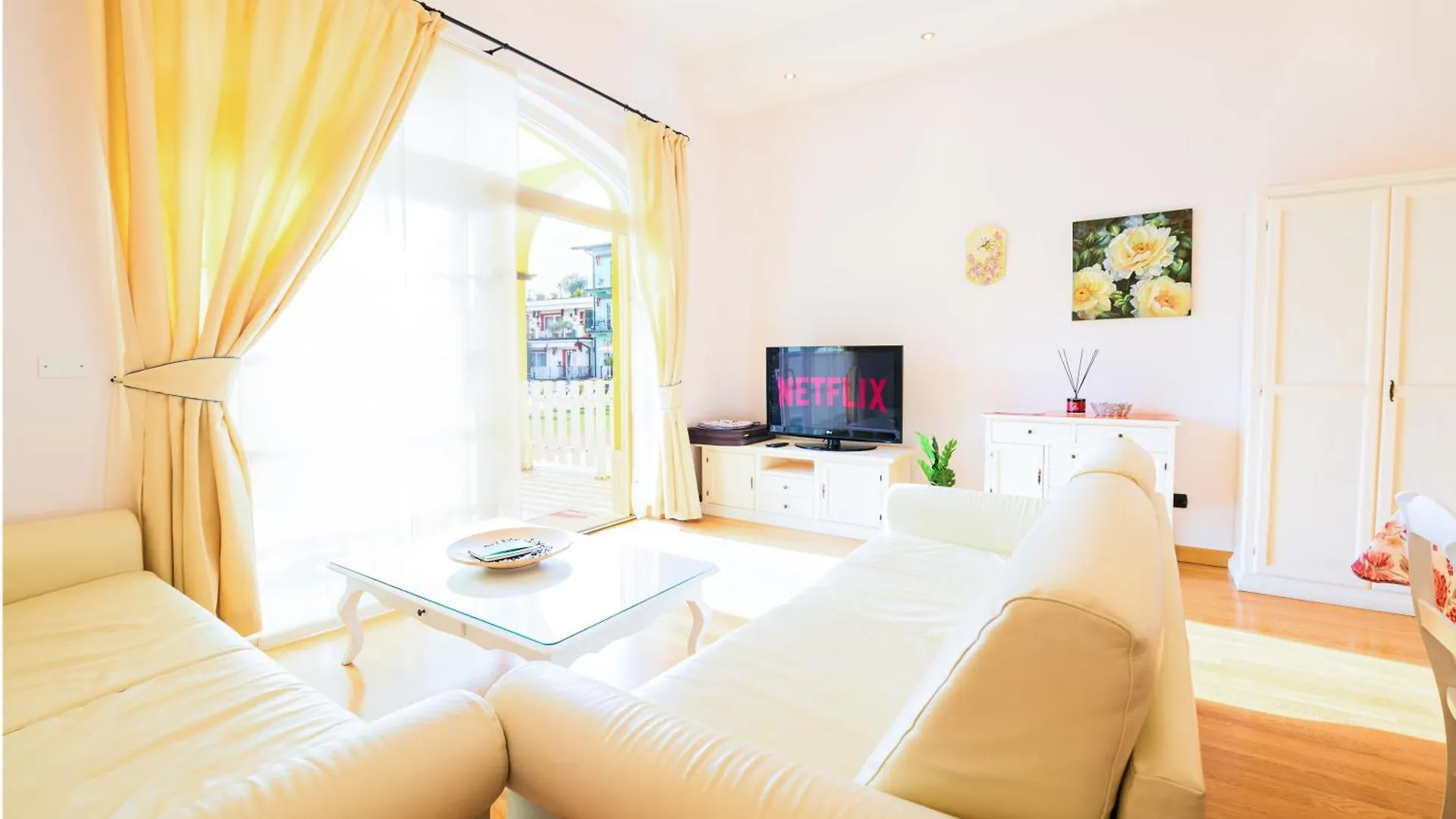 Giardino Dei Colori 107 - Residence Pool&Fitness Toscolano-Maderno 0*,  Italia
